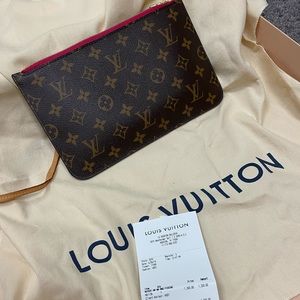 Louis Vuitton pouchette